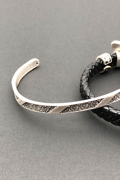 Nicheloop Sevgiliye Özel Hediye Erkek Viking Çiçek Desenli İnce Pirinç Üzeri Gümüş Kaplama Cuff Bilezik