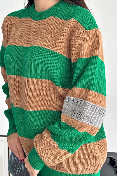 FEMELLE Γυναικείο Oversize Πλεκτό Πουλόβερ με Ριγέ Σχέδιο και Διακόσμηση από Πετράδια στους Ώμους