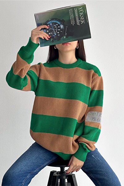 FEMELLE Γυναικείο Oversize Πλεκτό Πουλόβερ με Ριγέ Σχέδιο και Διακόσμηση από Πετράδια στους Ώμους