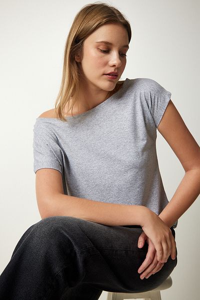 Happiness İstanbul Women's Gray Boat Neck Basic Blouse TO00074