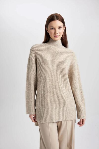 DeFacto سترة تريكو بقصة عادية وياقة مدورة - B6376ax23wn