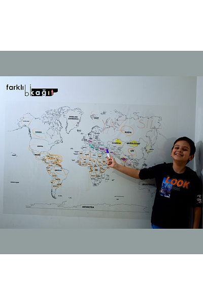 Farklı Bi Kağıt خريطة العالم عديمة اللون (تركية) 150 سم 258 سم