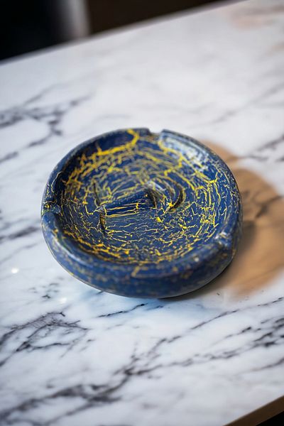 Paradise Work Large Size Ashtray with Special Cracking Pattern