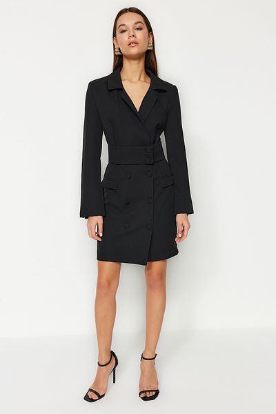 Trendyol Collection Schwarzes Mini-Webkleid mit gewebten Knöpfen und Gürtel TWOAW24EL00497