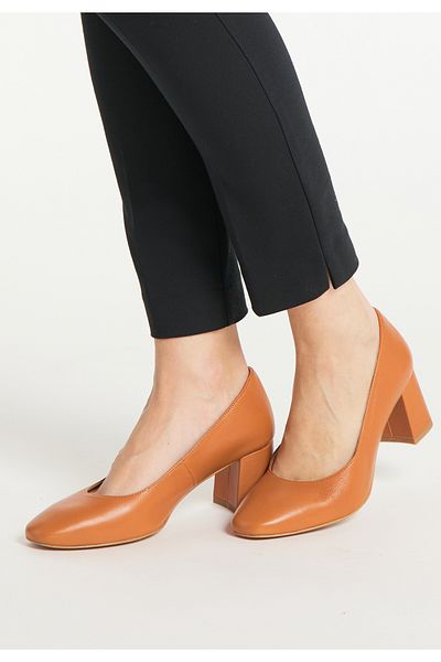USHA BLACK LABEL Pumps