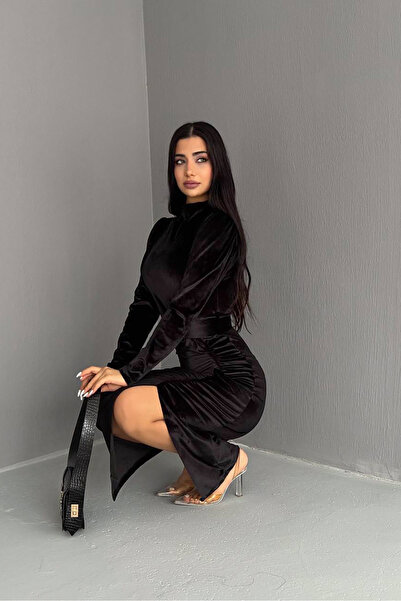 Neşeli Butik kadın kemerli yırtmaç detaylı uzun kadife elbise KKLF80