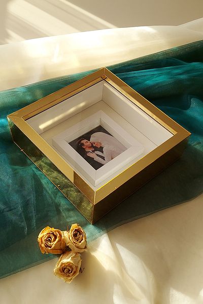 Verda Çerçeve 25x25 Cm Fotografie secționată cu aur acoperit Verda Memory Frame-6 Cm Adâncime Memory Frame