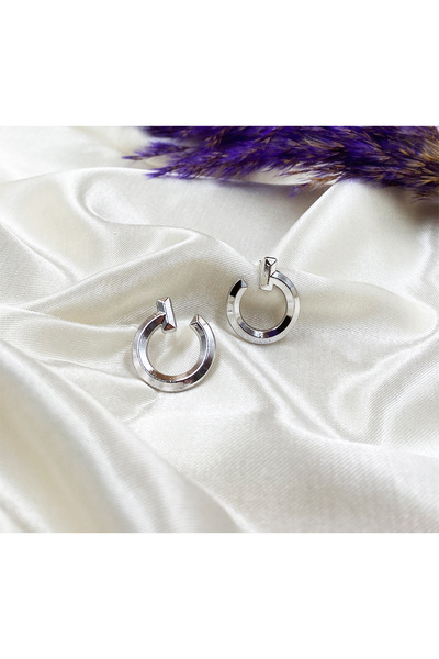 Eylülün Takısı أقراط تصميم أنيق