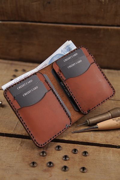 New Coast Leather 1900's Ръчно изработен минималистичен мъжки портфейл от естествена кожа