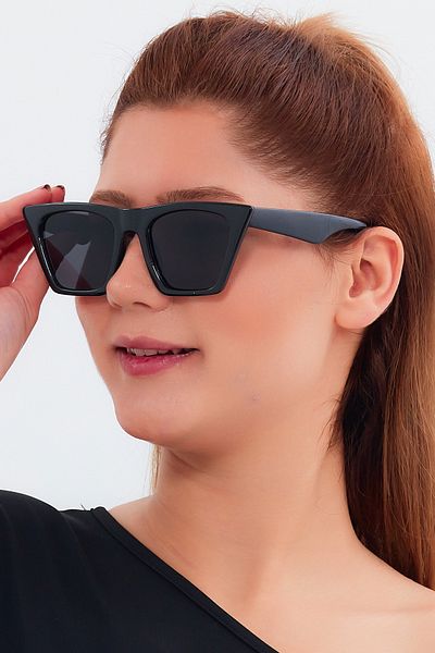 Nilu Moda CORNERED CAT EYE WOMEN'S SUNGLASSES