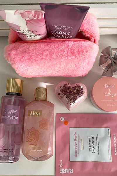 BAHELS Pink Medium Plush Peach Makeup Bag - Modern Design431550