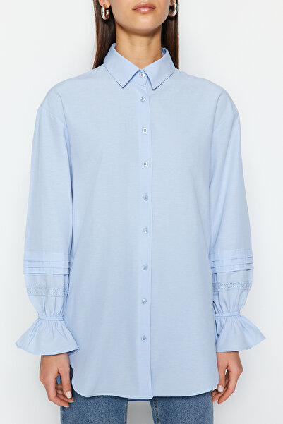 Trendyol Modest Světle modrá krajková detailní regulární froté košile z obyčejného tkaného materiálu TCTSS23TG00033