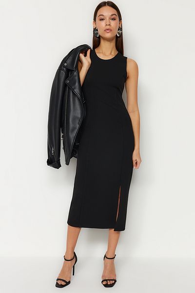 Trendyol Collection Μαύρο μηδενικό μανίκι με σχίσιμο με λεπτομέρεια Bodycone/Εύκαμπτο πλεκτό μίντι μολύβι φόρεμα που αγκαλιάζει το σώμα TWOSS24EL00108