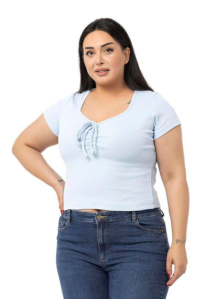 DISENTIS MODEST Camolă cu jumătate de mânecă, mărime mare, cu detaliu de șireturi pe piept, corp Baby Blue
