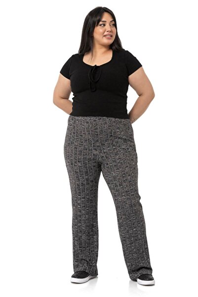 DISENTIS MODEST Plus Size Half Sleeve Camisole Black Body with Lace Detail on the Chest