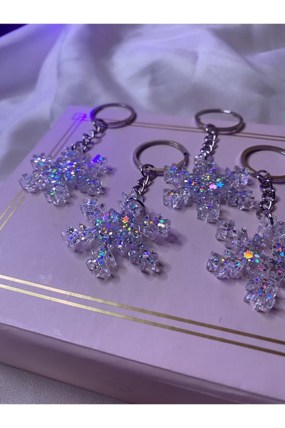 TATLIŞ Yılbaşı temalı el yapımı epoksi anahtarlık çam ağacı ve kar tanesi toplam 2 ADET