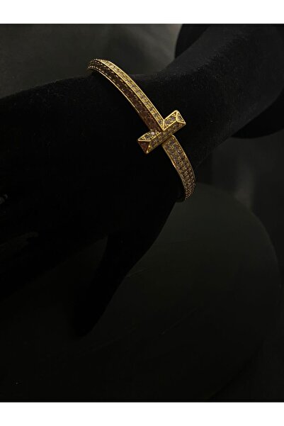 designbyeliftelmaz مشبك T من حجر الزركون