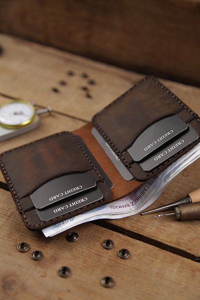 New Coast Leather 1900's Ръчно изработен минималистичен мъжки портфейл от естествена кожа