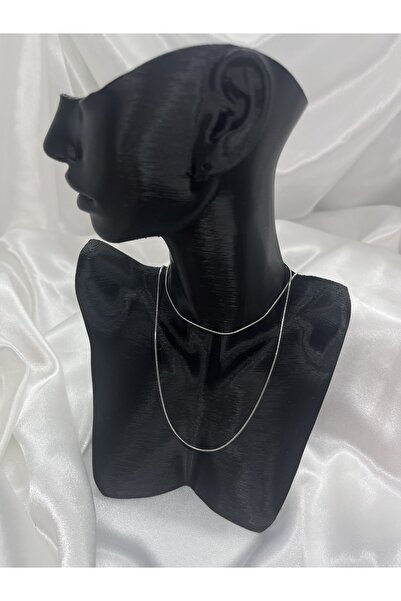 Yıldız Accessory قلادة مسطحة بتفاصيل ثعبان رفيع (لون فضي)