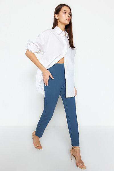 Trendyol Collection Indigo-Zigarettenhose mit hoher Taille und Knöchellänge, gewebter Stoff TWOSS20PL0515