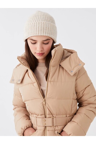 LC Waikiki LCW Casual Kadın Kapüşonlu Düz Şişme Mont