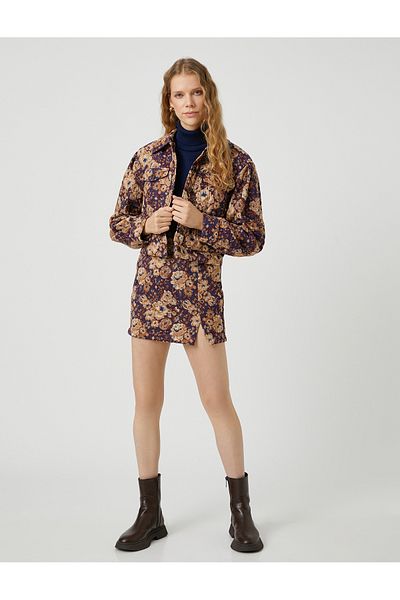 Koton Kurz geschnittene Bikerjacke mit floralem Taschendetail