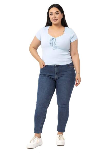 DISENTIS MODEST Camolă cu jumătate de mânecă, mărime mare, cu detaliu de șireturi pe piept, corp Baby Blue