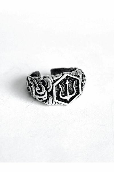 The Collection Poseidon 3-Arrow Aquaman Spear Shaped Men's Ring