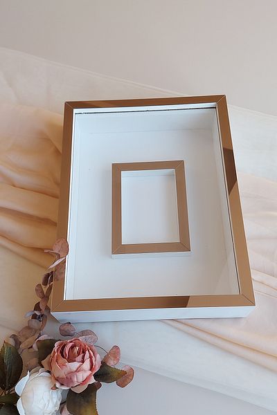 Verda Çerçeve 30x40 Cm Rama de memorie pentru depozitare trandafiri alb-bronz cu sectiune foto - Rama de memorie de 6 cm Cutie de trandafiri