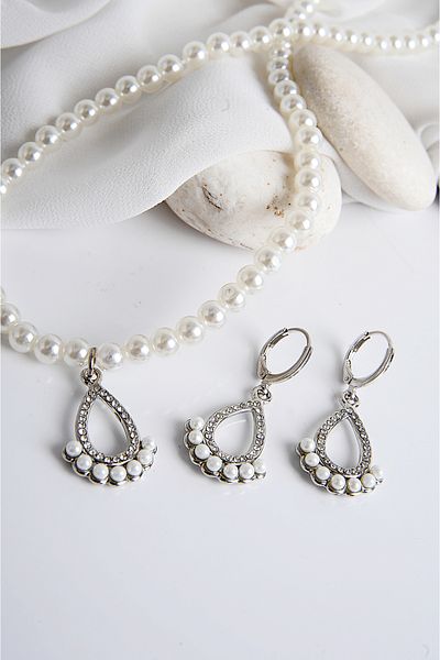 EUROMODA Drop Design Pearl and Zircon Stone Necklace Earring Set