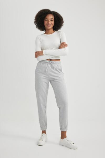 DeFacto Jogger Sweatpants - Standard Fit, Elastic Waist and Pocket, Basic Straight T5987Az24Sp