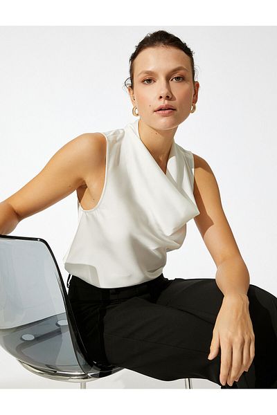 Koton Degaje Collar Sleeveless Blouse