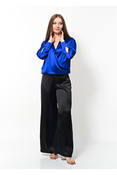 Nuseel بلوزة ساتان مزدوجة الصدر للنساء باللون الأزرق من ساكس للموسم الجديد