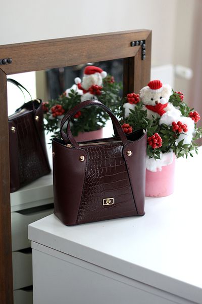 Moom Bag Γυναικεία τσάντα ώμου Claret Red Crocodile με ρυθμιζόμενο λουρί