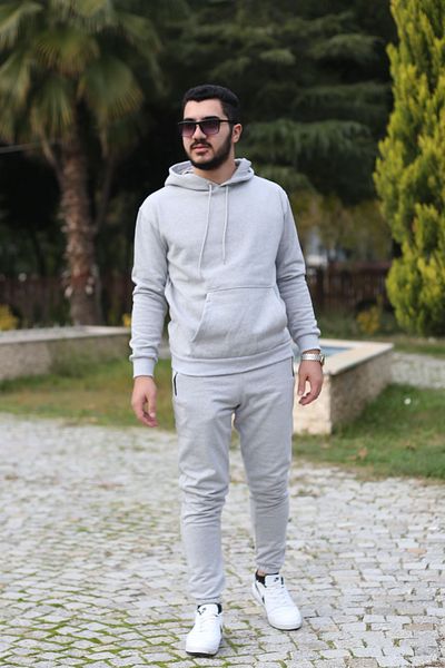 han elegant Ανδρική φόρμα με φλις εσωτερικά, χειμερινή τσέπη καγκουρό και ελαστικό στρίφωμα με κουκούλα