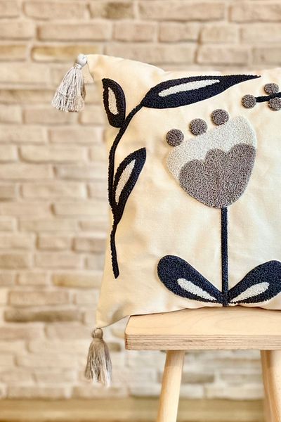 SWITA Husă de pernă gri cu design special decorativ brodat cu pumn (pantaloni)