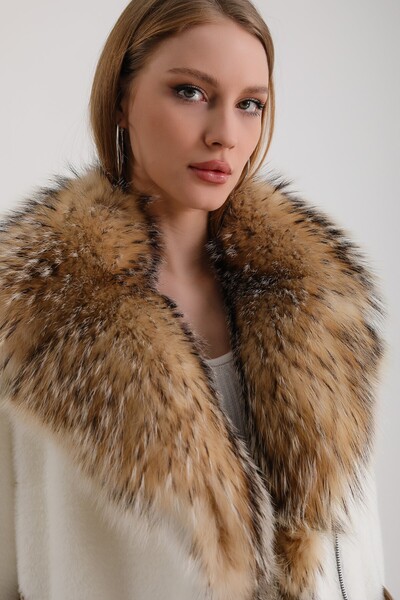 Leather Club Leather Garnished Wool Coat with Ecru Fur Accessories