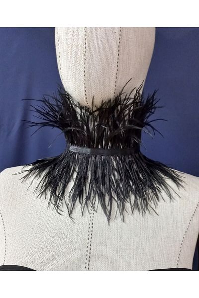 es moda shop Cagla feather neck collar black