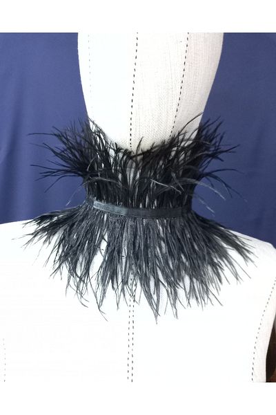 es moda shop Cagla feather neck collar black
