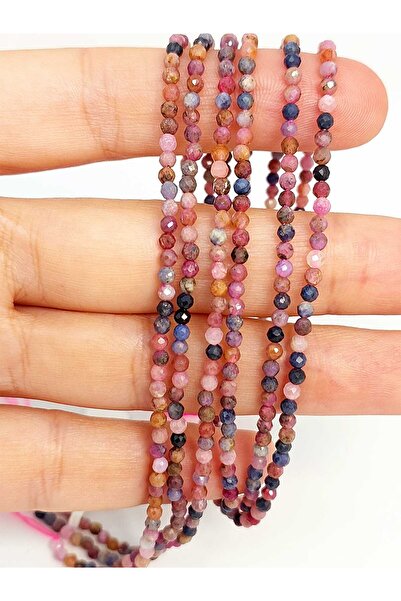 Yasamtohumu سلسلة من الأحجار الكريمة باللونين الياقوت والزمرد بألوان فاتحة 2....