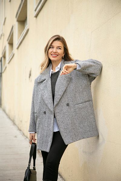Sue Store Голямо кашмирено палто с черна и бяла подплата с рибка