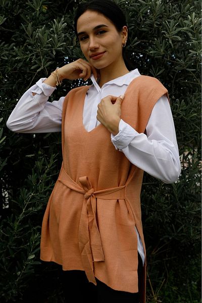 DAS KLEID Powder Colored V-Neck Belted Sweater