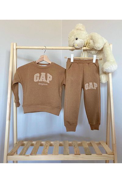 GAP Baby طقم فجوة للجنسين مطرز باللون البني
