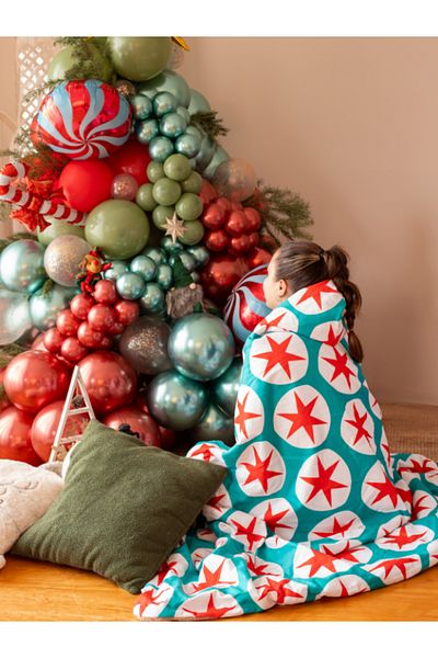 WALLHANG Star Hooded Blanket