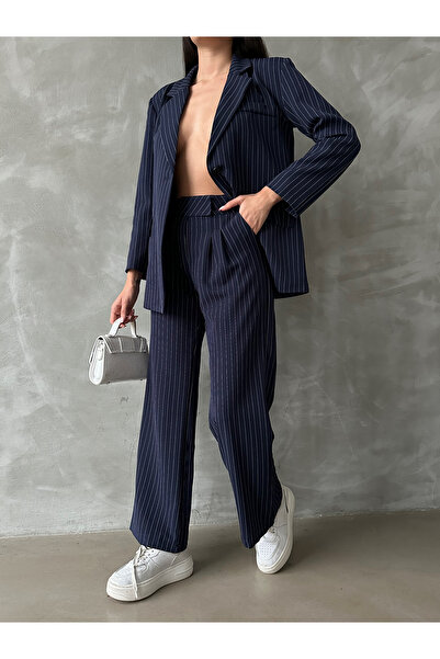 AÈC PRIVÈ Set de pantaloni cu jachetă cu căptușeală cu dungi supradimensionat...