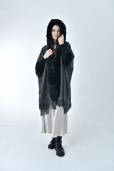 Gezgin tekstil ve aksesuar poncho plush with tassels