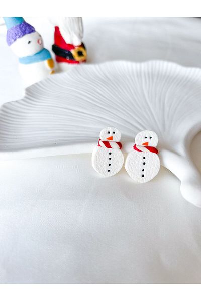 TREND Winter Series Snowman Minimal White Earrings