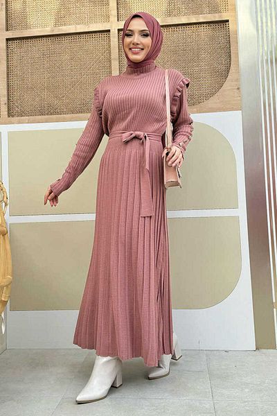 Bym Fashion Πλεκτό φόρεμα με μεταλλικά μανίκια με λεπτομέρεια ώμου με βολάν με μισό λαιμό