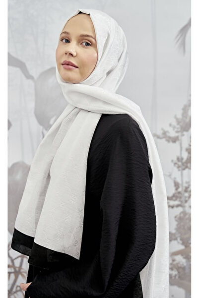 ARMANDA Monogram chain patterned shawl