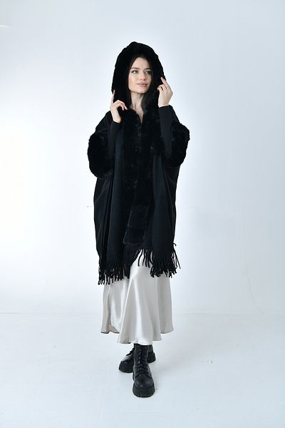 Gezgin tekstil ve aksesuar poncho plush with tassels